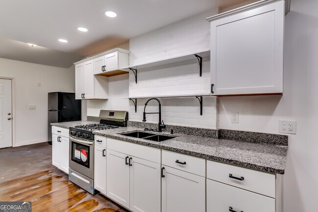 Photo - 1126 Briarcliff Pl NE