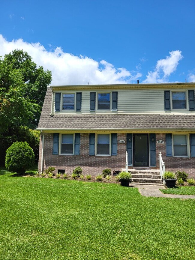 Photo - Downs1345-1347 Unit 1345