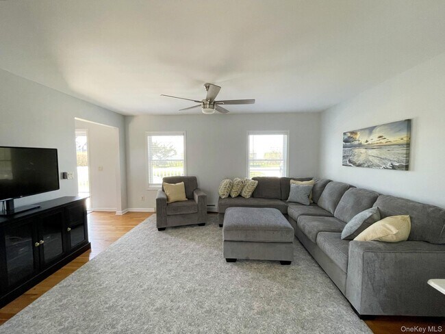 Photo - 59 Peconic Ave