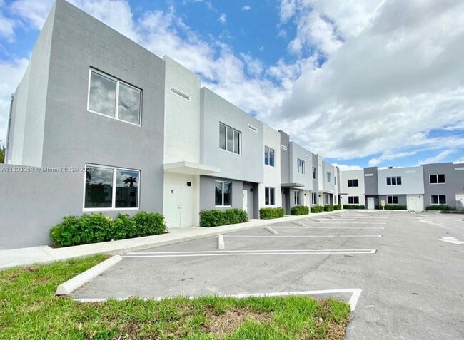 Building Photo - 170 NW 158th St