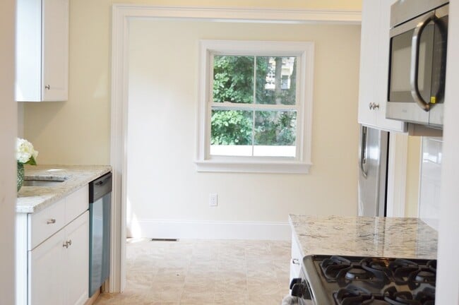 Photo - 12 Curve St