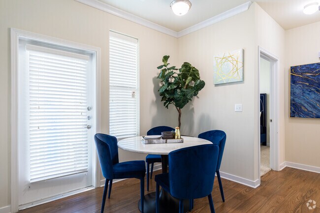 1BR, 1BA - 751SF