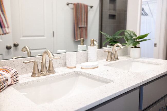 Reve on the Creek apartments — community photo
