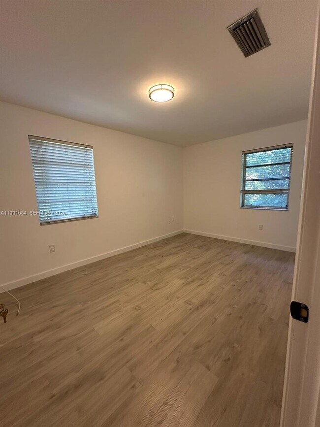 Photo - 3755 Oak Ave