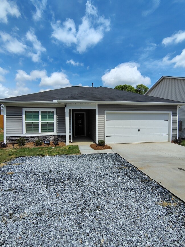 Building Photo - 1014 S Welcome Rd