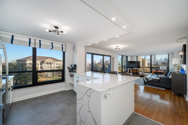 Photo - 2020 N Lincoln Park W Unit 3G