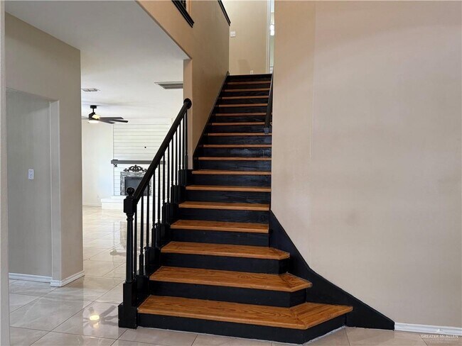 Photo - 35 Wisteria Dr