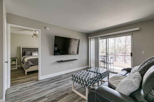 Building Photo - 8070 W Russell Rd Unit 2136 Rental