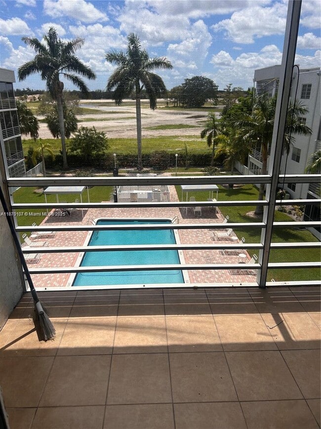 Building Photo - 2998 Sunrise Lakes Blvd Unit 410 Rental