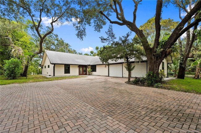 Photo - 659 SE St Lucie Blvd