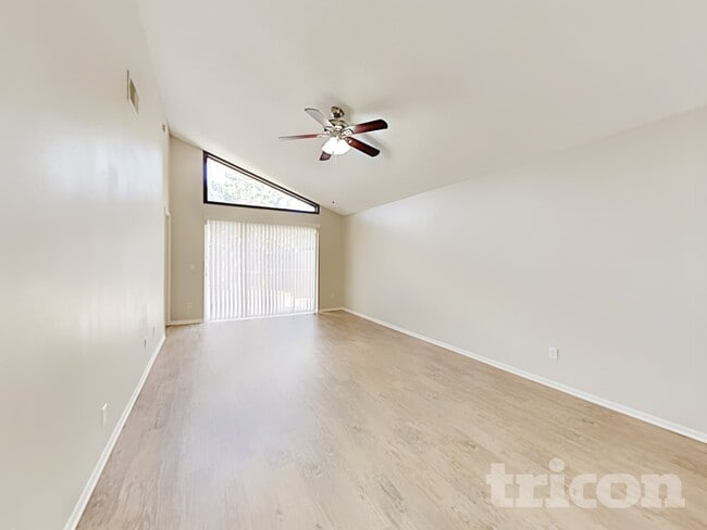 Photo - 1253 Ashworth Dr