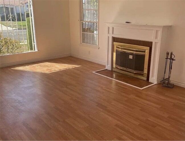 Photo - 8724 Ruthelen St