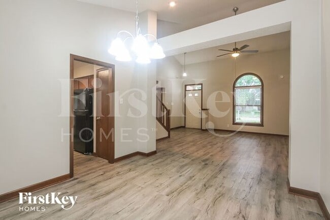 Photo - 1127 Farmview Ct
