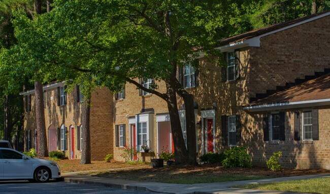 Photo - Thousand Oaks Apartments & Townhomes