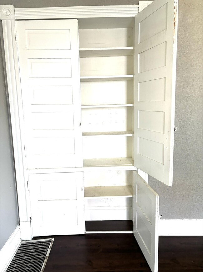 Photo - 609 George St