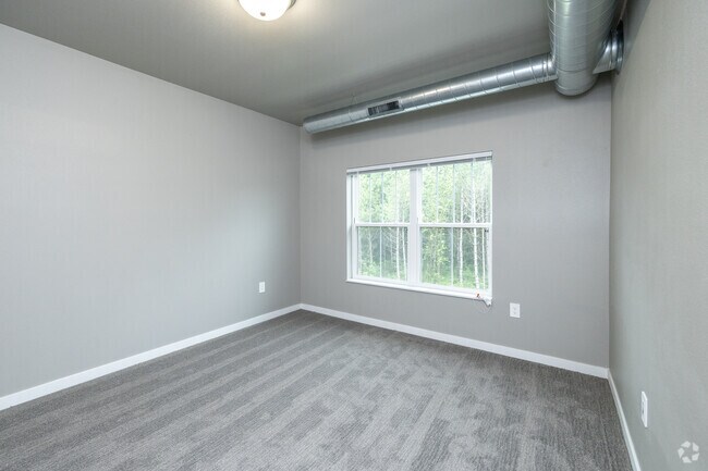 2BR, 2BA - 1,002SF - Primary Bedroom - Kraewood Flats - Rent Special