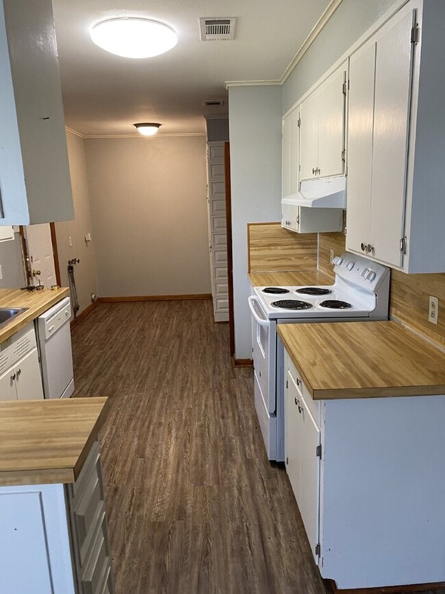 Photo - 1501 W 32nd Ave