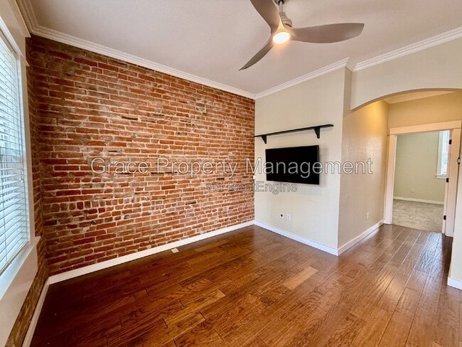 620 W 2nd Ave
