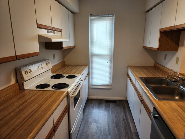 Photo - 944 Ravine Dr