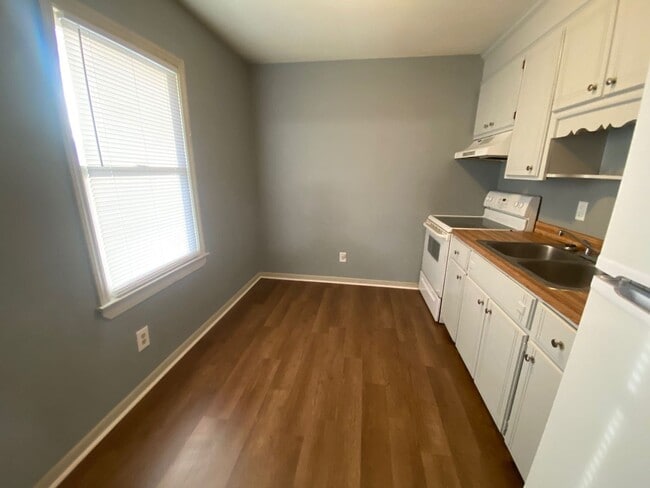 Photo - 123 Cavin Court Unit D