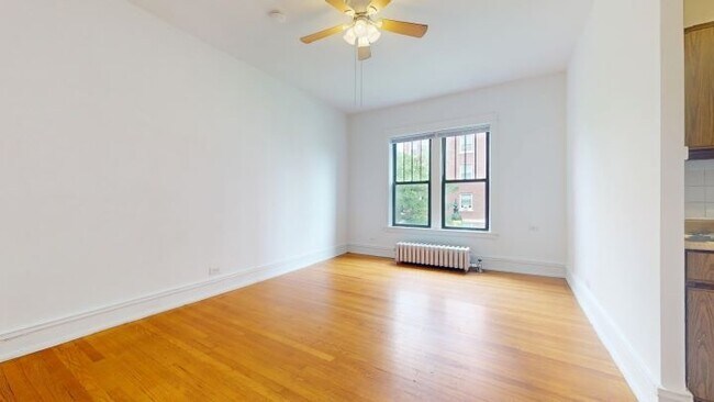 Photo - 5300-5308 S. Hyde Park Boulevard
