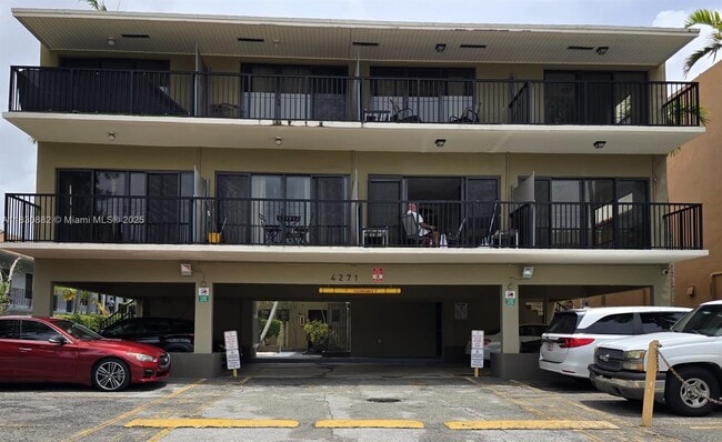 Photo - 4271 NW 11th St Unidad 7 Rental