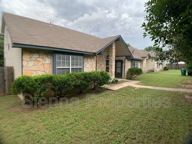 Building Photo - 2509 Riddle Rd Unit A