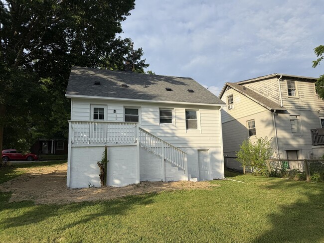 Photo - 203 W Elm St