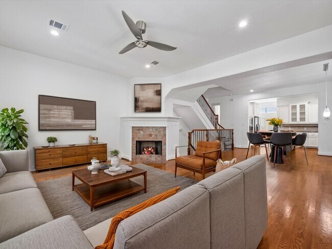 Building Photo - 588 Bomar St