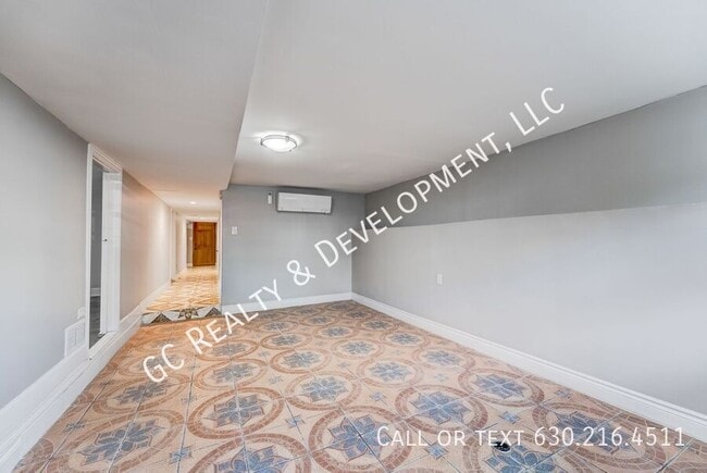 Photo - 2519 N Hamlin Ave Unit B