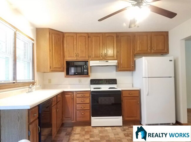 Photo - Lovely 4 Bed House!