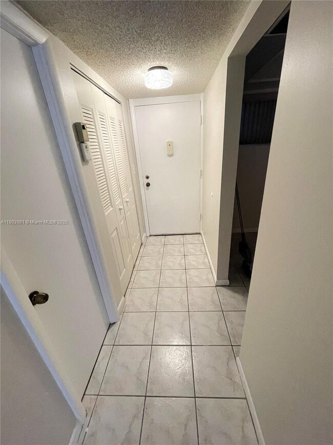 Photo - 403 NW 68th Ave Unidad 104