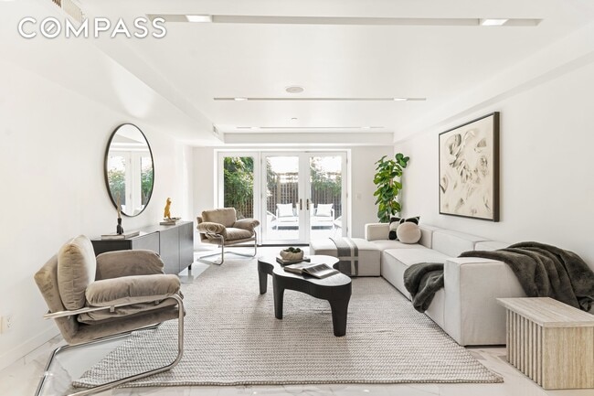 Photo - 135 E 38th St