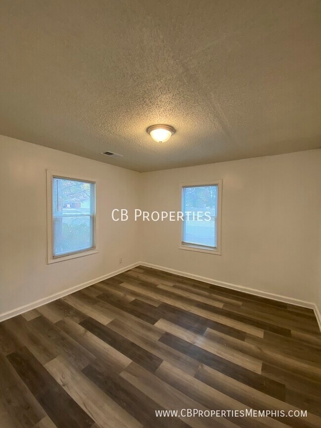 Photo - 1511 Delano Ave