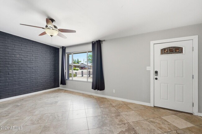 Photo - 1609 E Gaylon Dr