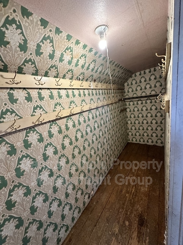 Photo - 311 E Locust St