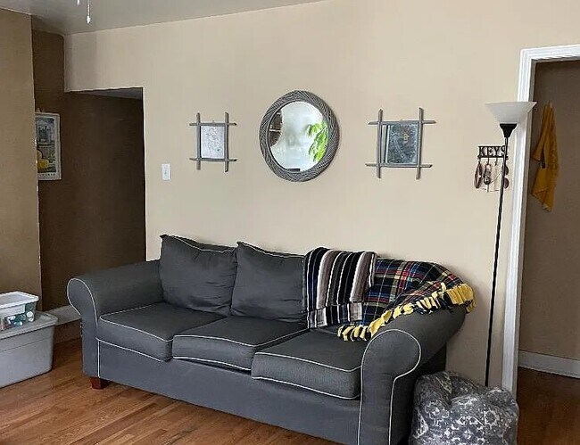 Photo - 2511 Larkins Wy