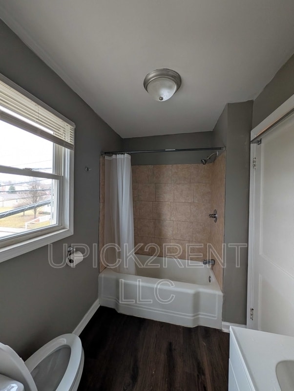 Photo - 215 S Ewing St