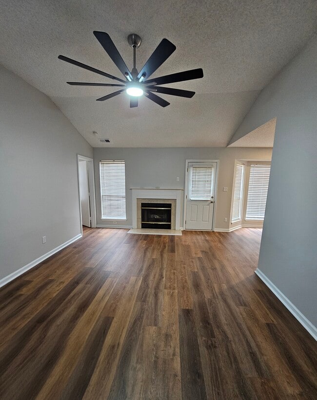 Building Photo - 10430 Brawley Ln Rental
