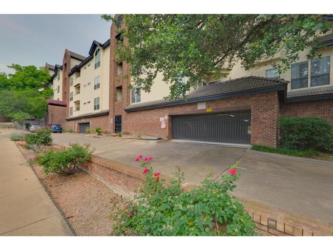 Photo - 3001 Cedar St Unit A-215