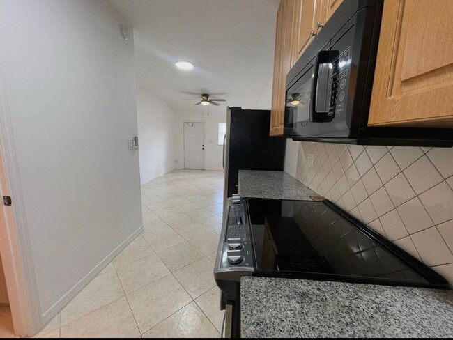 Photo - 2459 Grant St