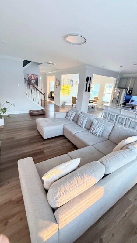 Photo - 402 Ravensworth Dr