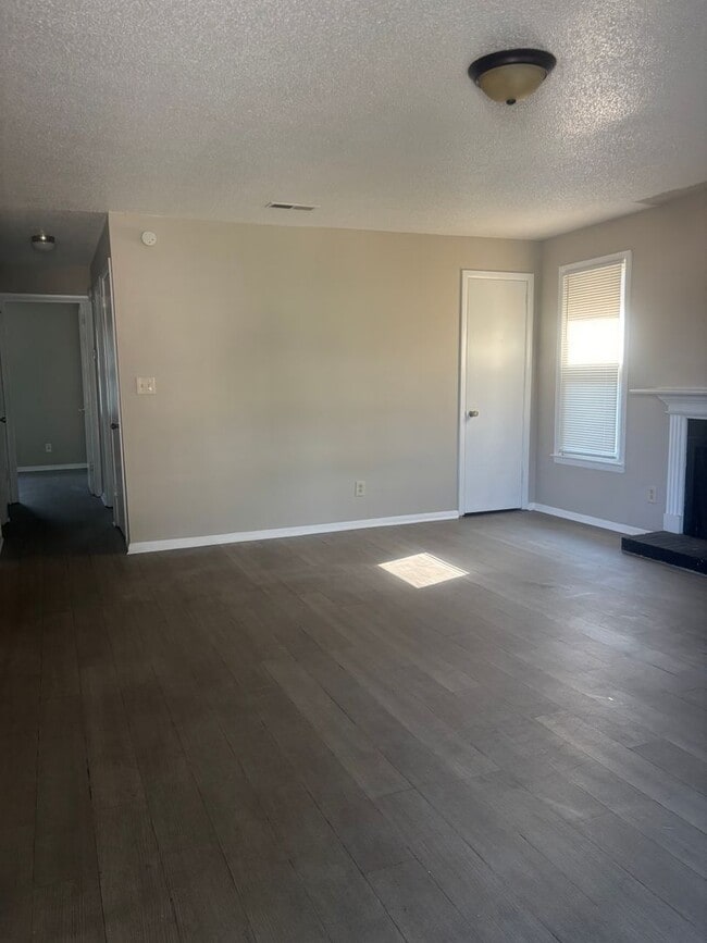 3925 Highridge Dr SW Unidad D