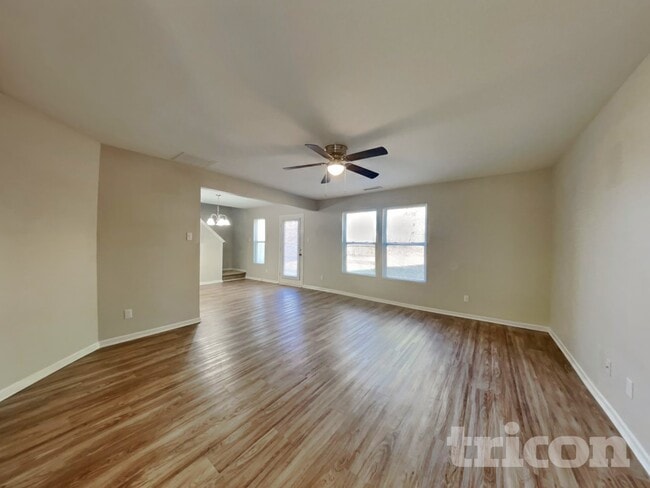 Photo - 855 Bitting Hall Cir