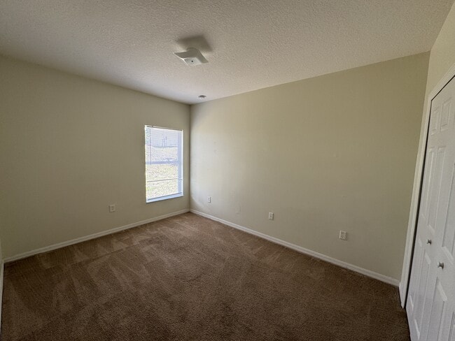 Photo - 902 Fraser Dr