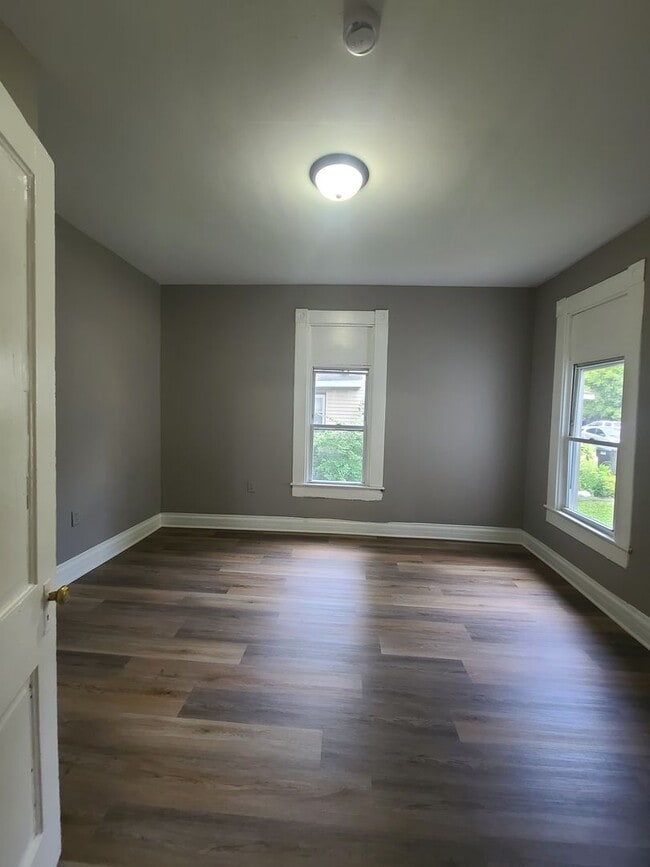 Photo - 303 W Eureka St