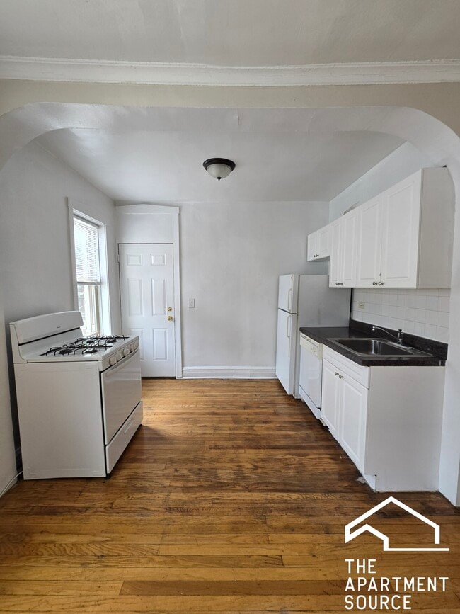 Photo - 2948 W Belle Plaine Ave Unit 2