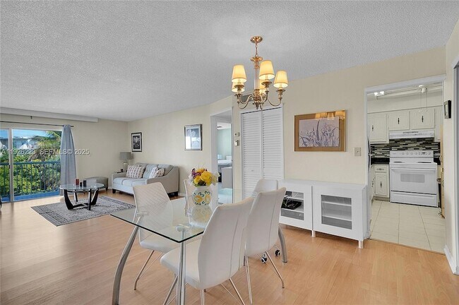 Photo - 17800 Atlantic Blvd Unit 409