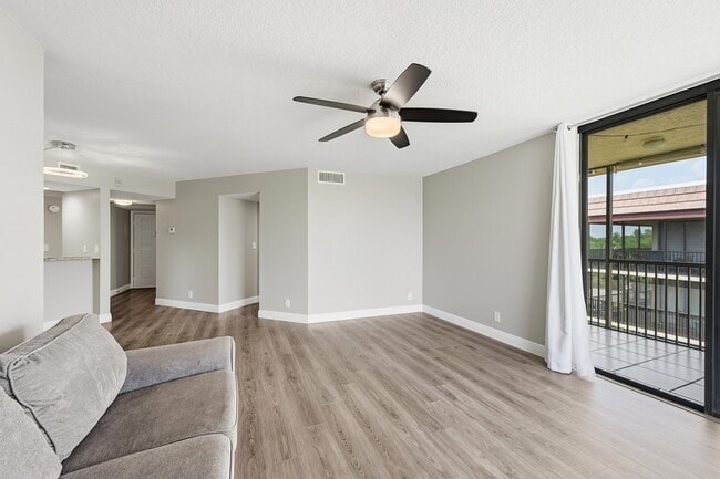 Photo - 10401 W Broward Blvd Unit 401