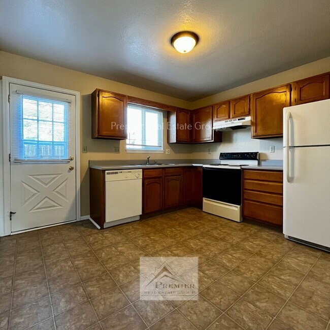 Photo - 505 Comanche Village Dr